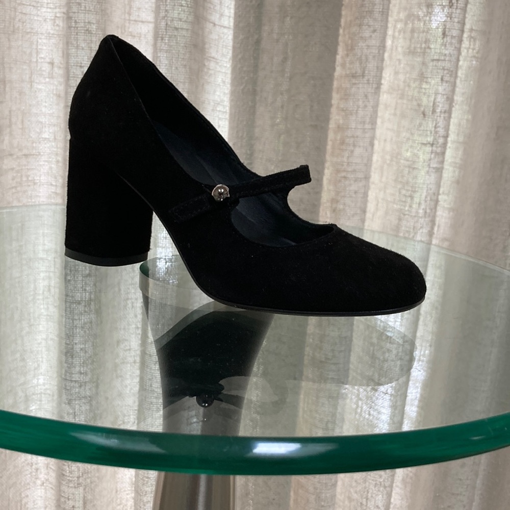 Black suede Mary Jane style shoes with comfortable heel. Size 36. Made in Italy.